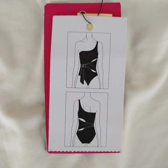 Vince Camuto New Women's swimsuit - Picture 7 of 7